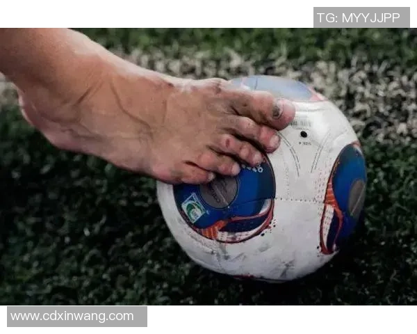 足球明星脚样图片展示与分析揭示运动员独特风格与技术特点